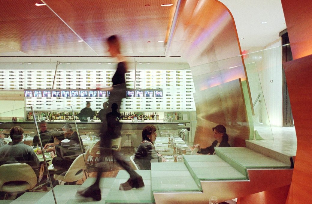Diller + Scofidio&rsquo;s Brasserie at the Seagram Building, New York from 2000. The theme of its design, &ldquo;glass and vision&rdquo;, provides a visual feast... (Photo: Michael Moran/OTTO)