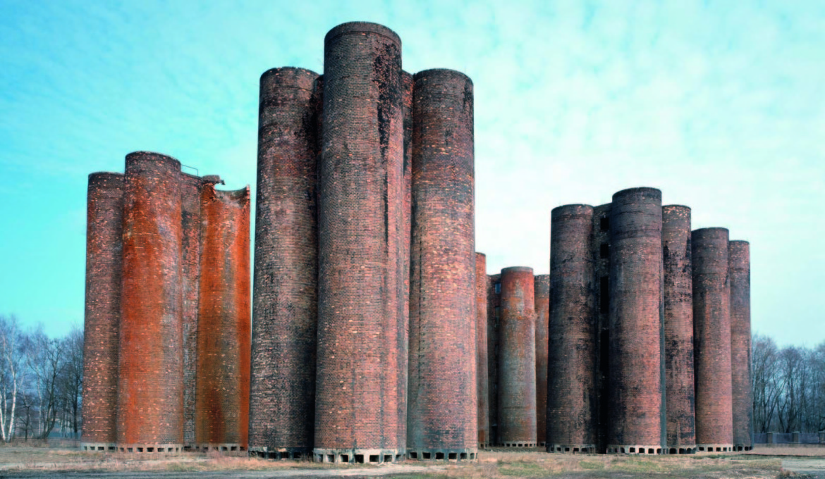 Lauchhammer bio-towers, Lauchhammer, Germany, 1958. (From&nbsp;&ldquo;Brick&rdquo;&sbquo; William Hall.&nbsp;Photo: Alamy)