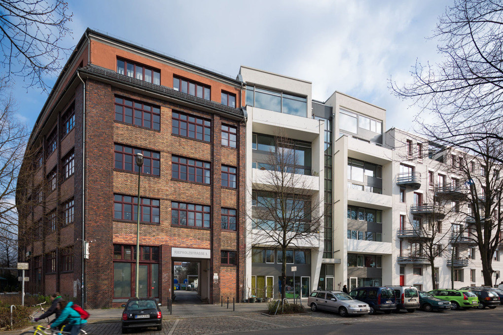 Co-op housing project &ldquo;twin house&rdquo; in Berlin-Treptow, 2010. (Photo: Marcus Ebener, Die Zusammenarbeiter)