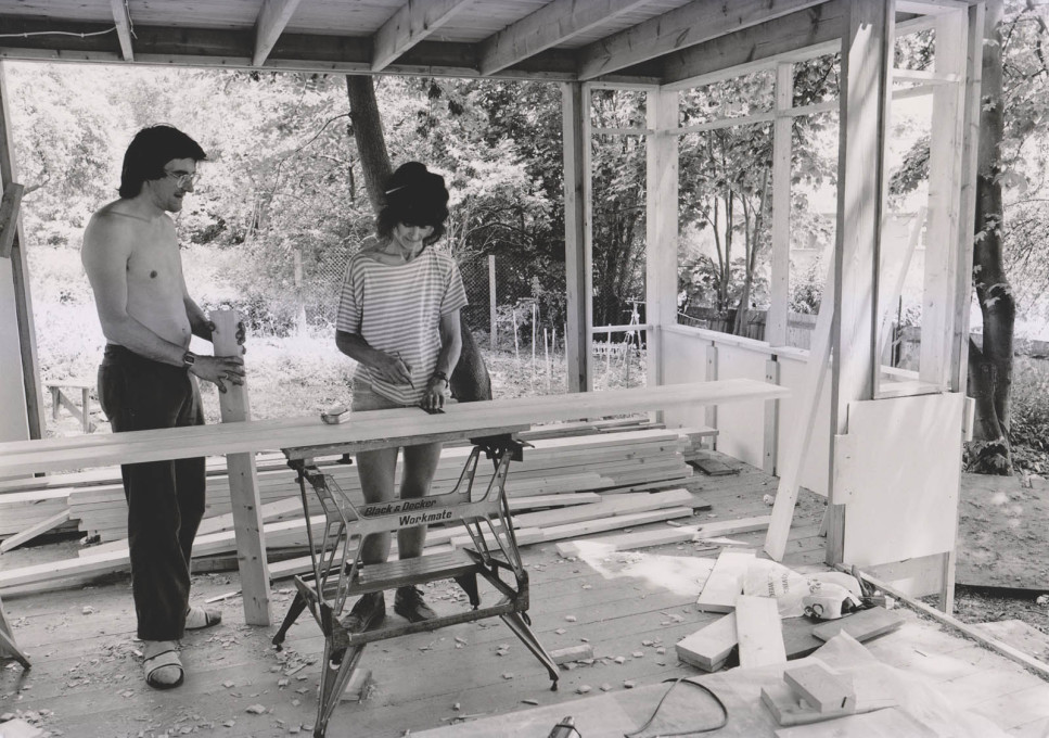 Carpentry on-site, c1970s. (Photo: Martin Charles, courtesy Jon Broome)