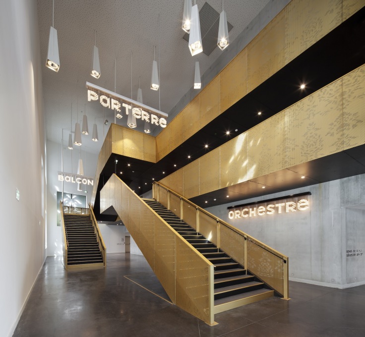 The stairs to the auditorium in the foyer. (Photo: Luc Boegly)