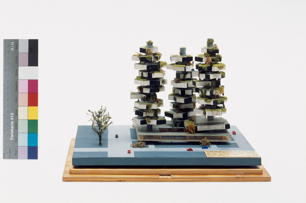 The DAM Collection also contains other experimental models of unbuilt structures: here for housing &ndash; a residential high-rise study for New York City, 1957 (Photo: Hagen Stier)