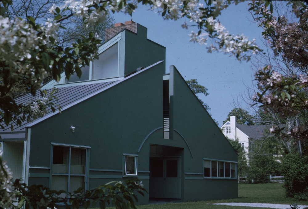 The house was originally painted grey. It was painted in green after Bob heard Marcel Breuer saying: &ldquo;One thing I never do is use green on my houses because that&rsquo;s the colour of nature and you never do that.&rdquo; So Bob painted it green.&