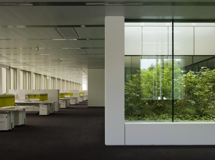 Warsaw Embassy II, Poland, 2009: first floor office space (Photo: Peter Cook)