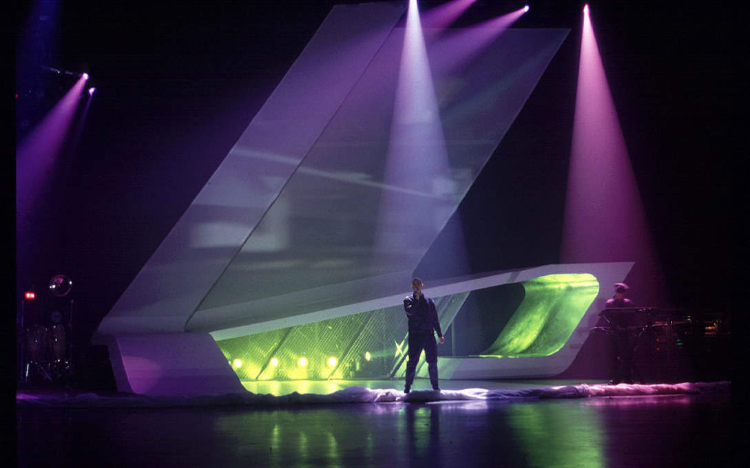 Away from the realm of architecture, Hadid also designed the stage set for The Pet Shop Boys&rsquo;&nbsp;Nightlife World Tour&nbsp;1999-2000...:&nbsp;uncu.be/noerpv