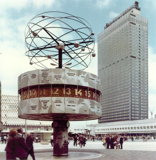 Public art was an important feature of East Berlin&rsquo;s urban planning, like the &ldquo;Weltzeituhr&rdquo; (&ldquo;World Clock&rdquo;) on Alexanderplatz. (Photo: unknown author, circa 1970 &copy; Berlinische Galerie)