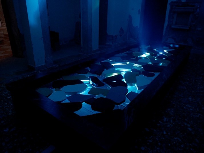 The Welsh Pavilion: part of Bedwyr Williams' installation &ldquo;The Starry Messenger&rdquo;, this room called &ldquo;The Depth&rdquo;, which takes the viewer on an intense dark journey. (Photo: Bedwyr Williams)