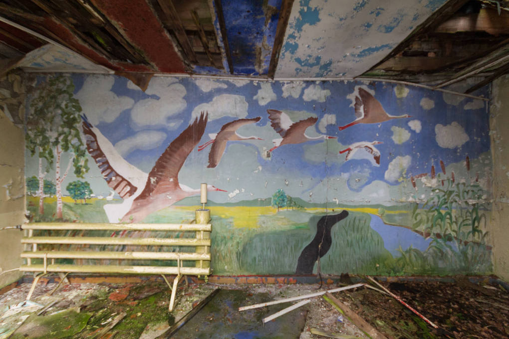 A mural in the officers&rsquo; clubhouse at the crumbling Vogelsang Garrison in Brandenburg, which was founded in 1952 as a settlement for up to 15,000 Russian soldiers and civilians.&nbsp;(All images&nbsp;&copy; Benjamin Busch, 2014)