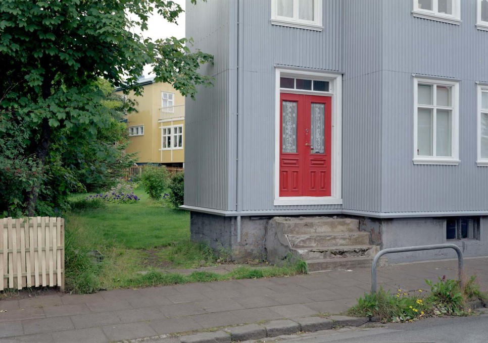 Away from the waterfront, the gaps and spaces often found between houses on streets like Br&aelig;&eth;raborgarst&iacute;gu&nbsp;appear under threat...
