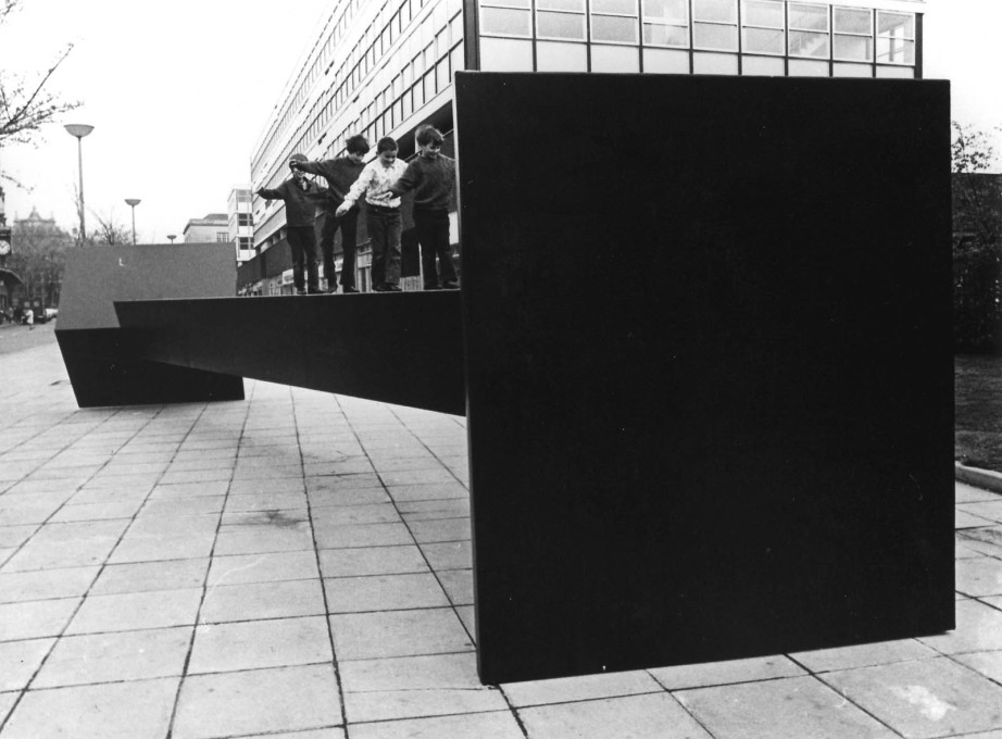 Garth Evans, steel sculpture for the City Sculpture Project, 1972, Cardiff (&copy; Garth Evans)