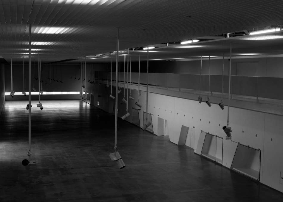Interior of the large exhibition hall to house the coaches (Photo: Nuno Cera).