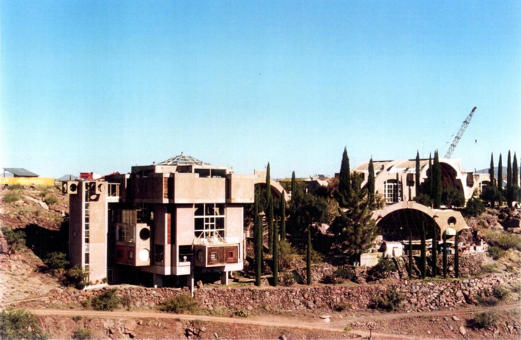 Arcosanti: the visitors&rsquo; centre is on the left next to two large open halls for the bell foundry and events. (Photo: Oliver Elser)