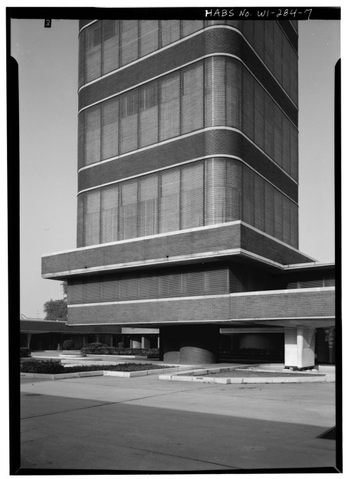 Glass dominates the fa&ccedil;ades of the Research Tower, rather than brick, which appears as thin bands. (Courtesy of the Library of Congress)