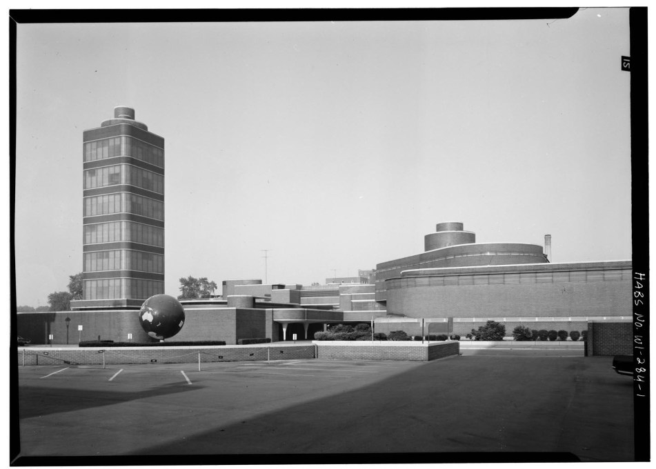 View east towards the Johnson Wax headquarters, c.1969. (Courtesy of the Library of Congress)