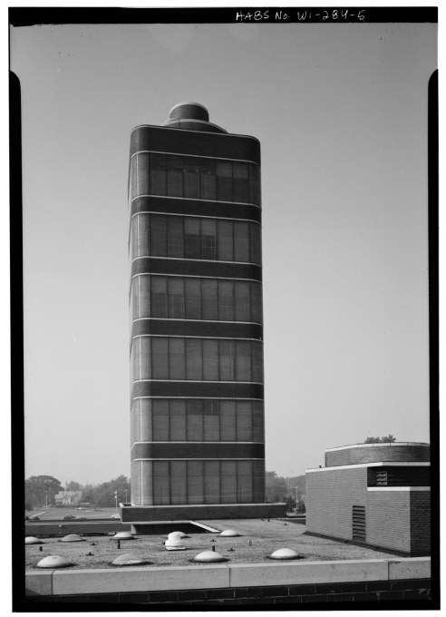The tower is 46.6 metres high and is one of only two Wright towers built. (Courtesy of the Library of Congress)