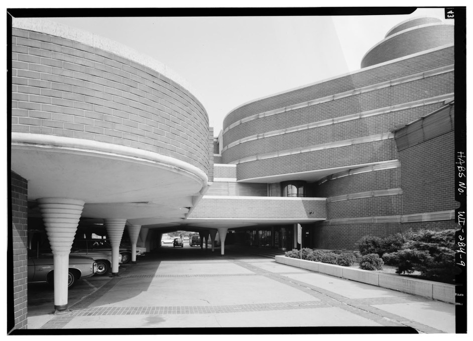 With its rounded corners and horizontal glazing, the Administration Building is a stunning example of the streamline Art Moderne style. (Courtesy of the Library of Congress)