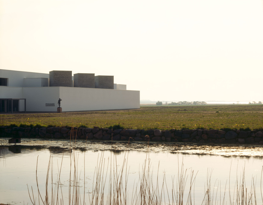 Fuglsang Kunstmuseum, Lolland, Denmark, 2008. The museum sits distinct but connected to its broad flat agricultural landscape setting, close to the sea. (Photo: Peter Cook)