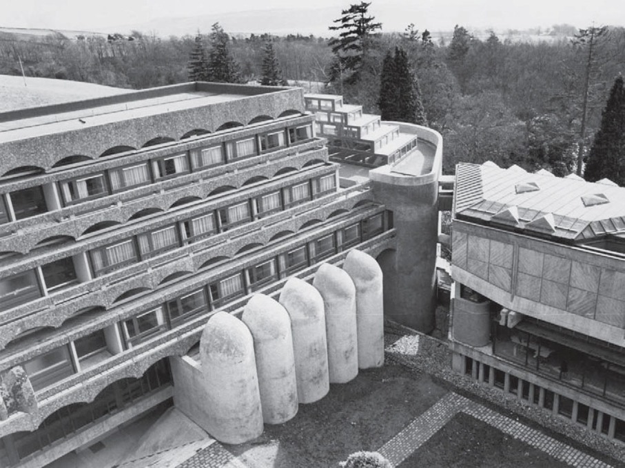 View in 1967 with the stepped cell-blocks on the left, which sit over the main body of the chapel: its focus a light-drenched high altar sitting under the ziggurrated glass roof lantern to the right. (Photo: GKC archive)