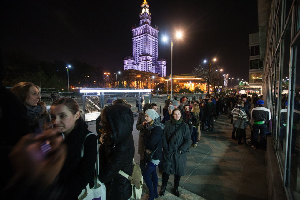 Long queues formed in front of Emilia at the grand opening of its new home in October 2012. (Photo: Bartosz Stawiarski)