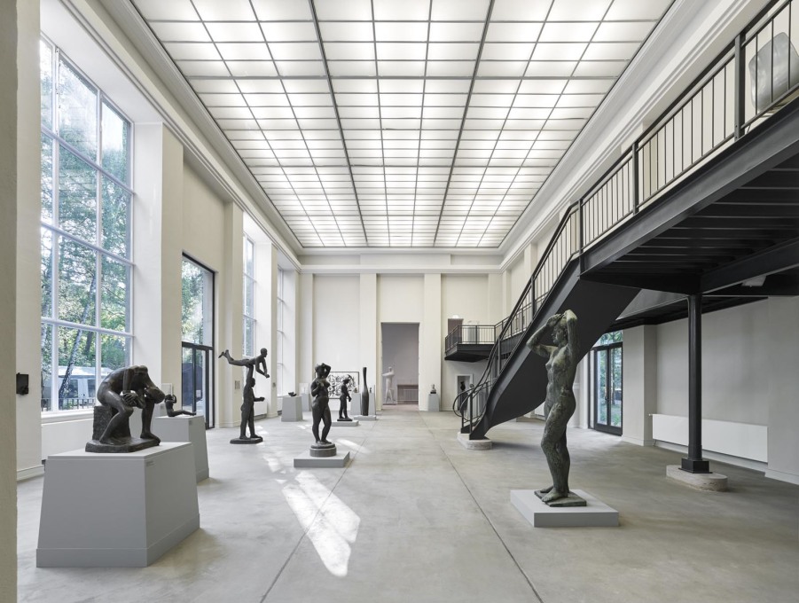 The Kunsthaus focuses its programme on postwar modernist art: presently with a show of Berlin sculpture from the 1945 to 1955.&nbsp;