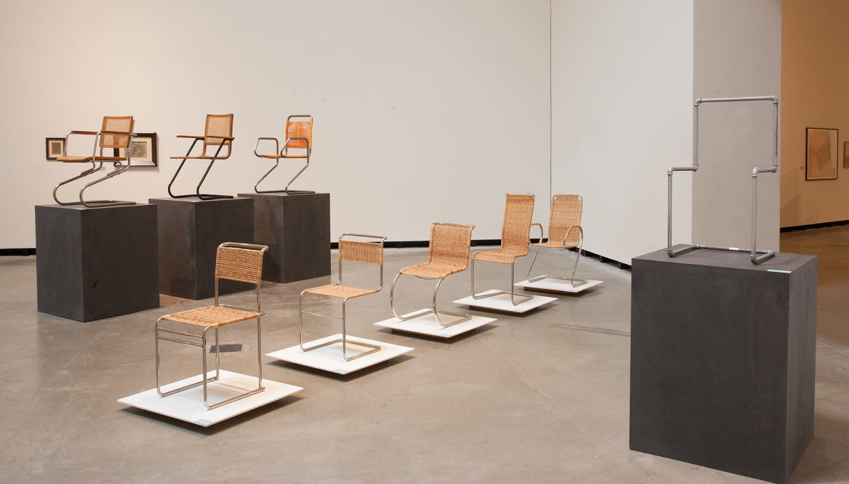 Exhibition view with the &ldquo;evolution&rdquo; of the tubular chair. Front row from the left sees models by Marcel Breuer, Mart Stam, Ludwig Mies van der Rohe, Jean Prouv&eacute; and Heinz Rasch. (Photo: Hans Schr&ouml;der &copy; MARTa Herford)