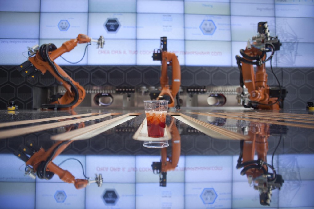 Makr Shakr, the world&rsquo;s first robotic bartending system, By Carlo Ratti. (Photo: MyBossWas)