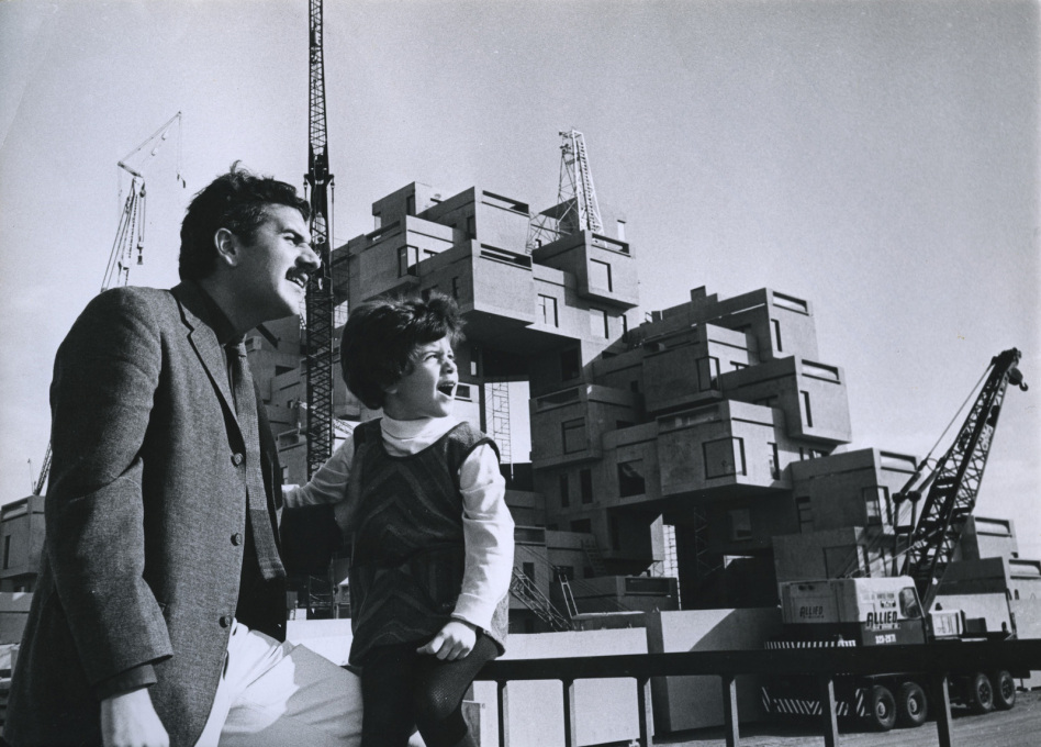 Moshe Safdie with his daughter Taal during the construction of Habitat 67.