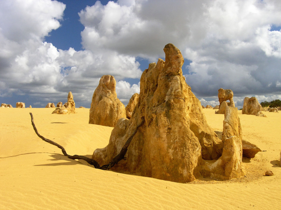 One of The Pinnacles, limestone rock formations in Nambung National Park, Western Australia. (Photo: Andrzej Kulka, courtesy Wikimedia Commons)