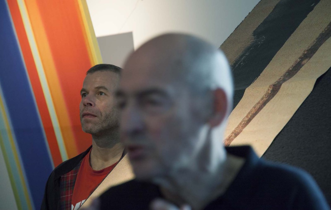 A warm eye. Tillmans looks while Koolhaas talks. (Photo: Torsten Seidel)