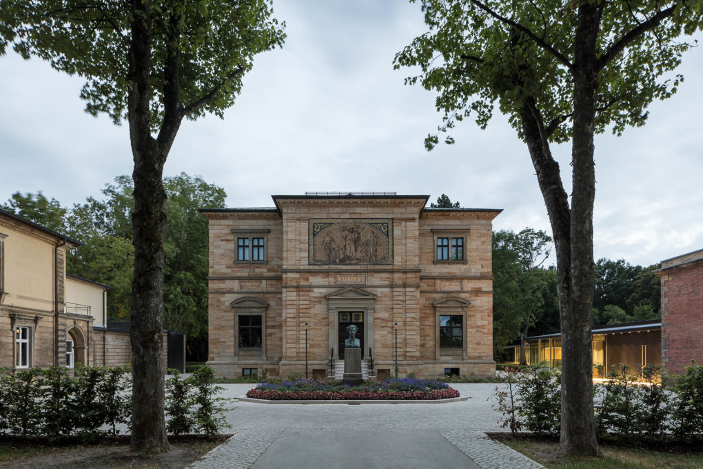 The tree-lined path leading to the grand entrance of Richard Wagner&rsquo;s former home, Haus Wahnfried, with the new museum entrance and extension positioned more subtly to stage right. (All photos&nbsp;&copy;Marcus Ebener)