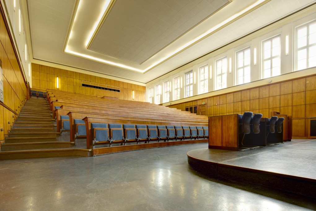 The first floor lecture hall was rebuilt in the 1950s after wartime bomb damage. (Photo: Klaus Peter Hoppe, &copy; Infraserv H&ouml;chst GmbH &amp; Co. KG)