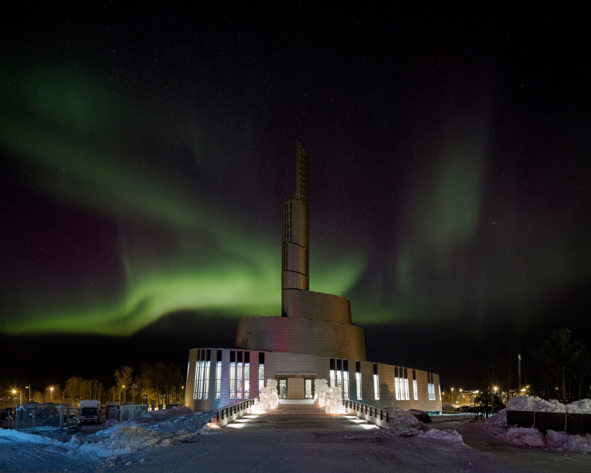 The titanium-clad fa&ccedil;ade reflects the sky in the day and the Northern Lights during the long periods of Arctic winter darkness. (Photo: Adam M&oslash;rk)
