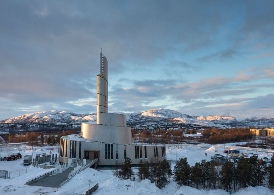 With the belfry reaching 47 meters, the cathedral is now the highest building in the small Norwegian town of Alta. (Photo: Adam M&oslash;rk)