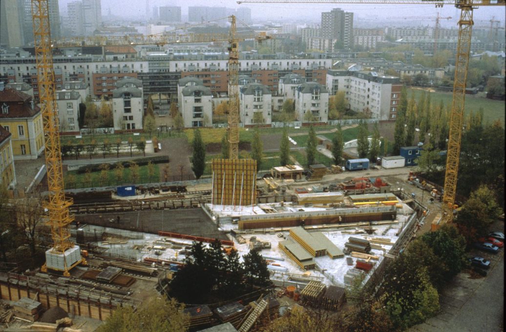 Building work underway in 1989.&nbsp;(Photo courtesy Studio Libeskind)