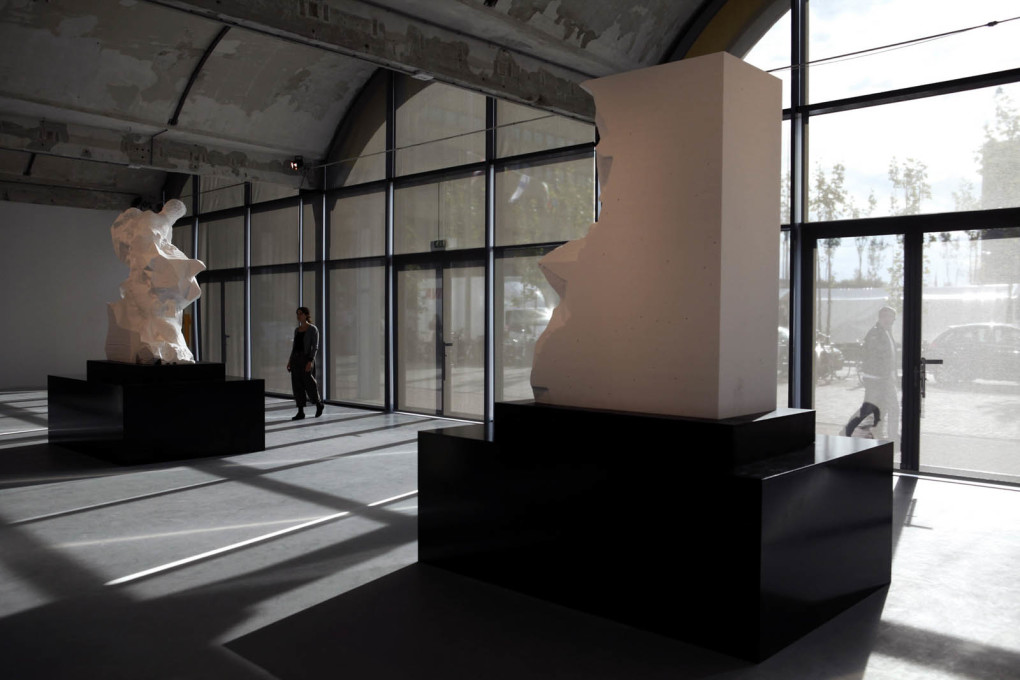 Exhibition view of&nbsp;&ldquo;Captives&rdquo;, at MU Gallery, Eindhoven, 2013.&nbsp;(Image courtesy Quayola)