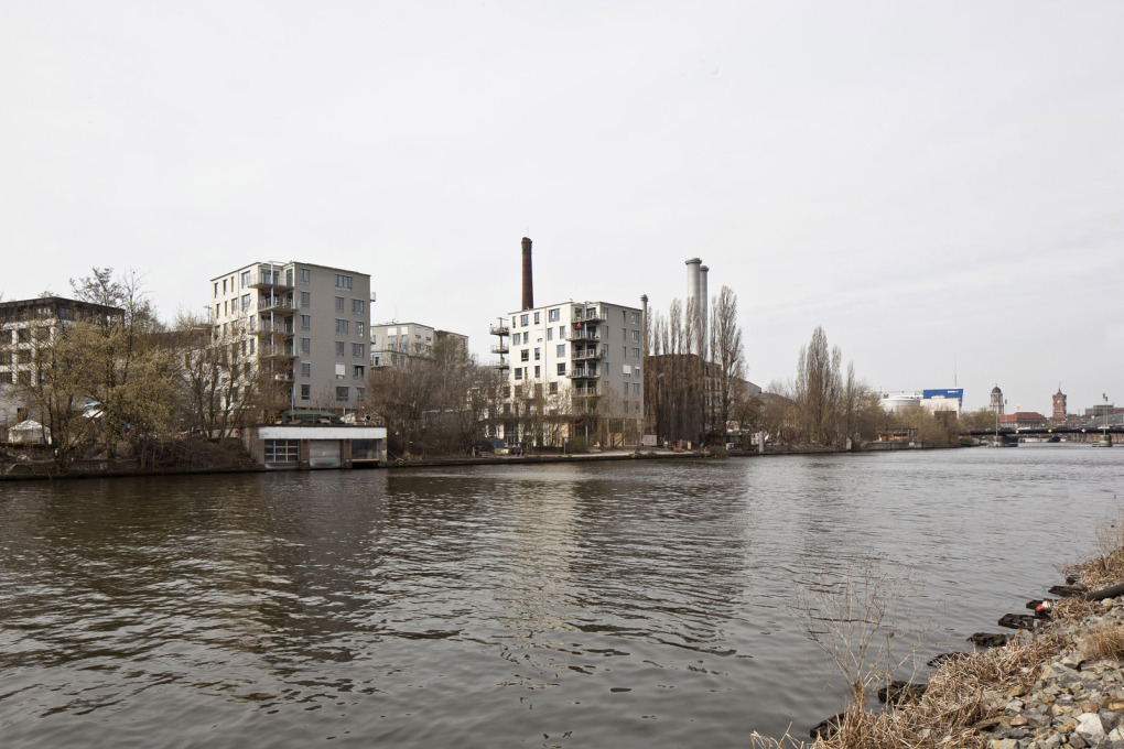 Spreefeld provides co-operative living directly on the River Spree, 2014. (Photo: Ute Zscharnt)