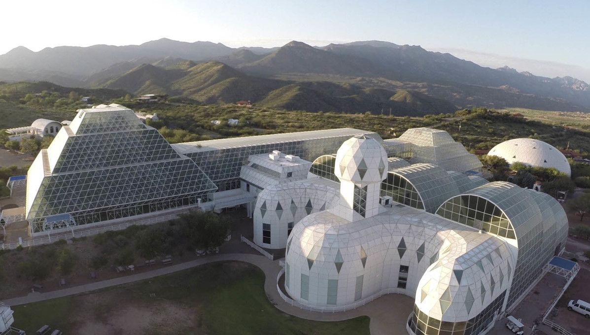 ...and Habitat, the &ldquo;Islamic-looking&rdquo; structure in the foreground, designed for humans and kitted out with a library in its tower. (Courtesy CDO Venture LLP/University of Arizona Biosphere 2)