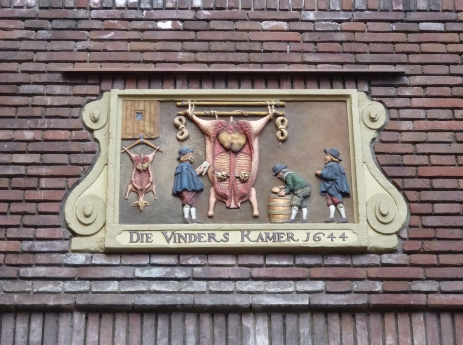 Old school food culture: plaque of a meat inspector (&ldquo;Vinder&rdquo;) at Nes, location of the former Meat Hall. (Photo: Cities Foundation)