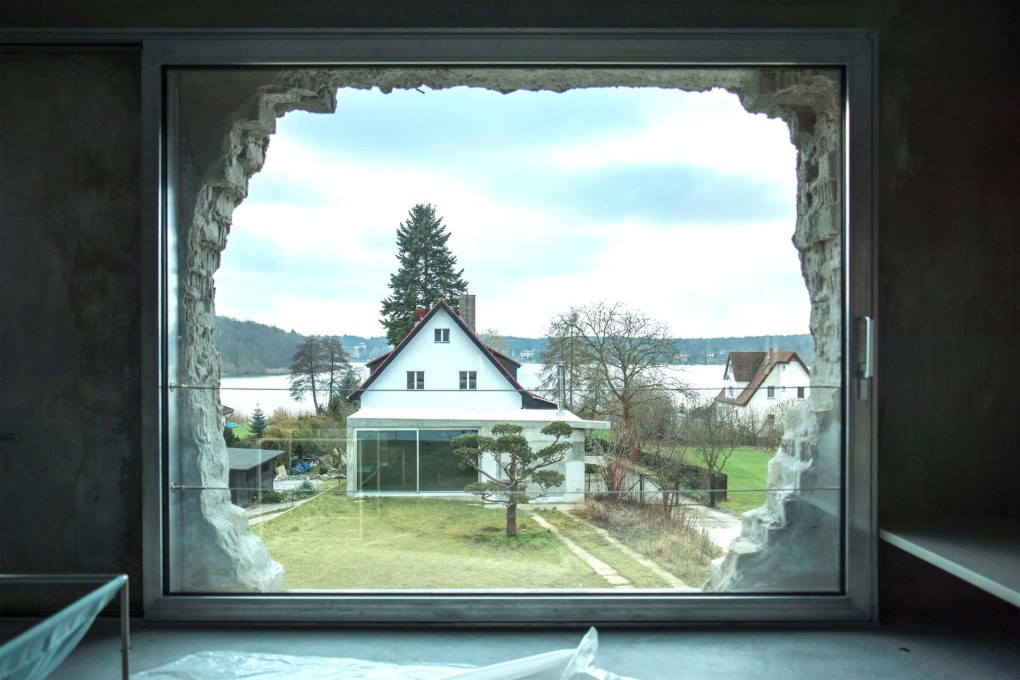 One of the finished &ldquo;broken&rdquo; windows. (Photo: Jan Oliver Kunze)