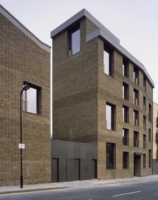 Exterior view of the new &ldquo;house style&rdquo; appartments in Shepherdess Walk, London&nbsp;by Jaccaud Zein Architects.&nbsp;(Photo: H&eacute;l&egrave;ne Binet) &nbsp;
