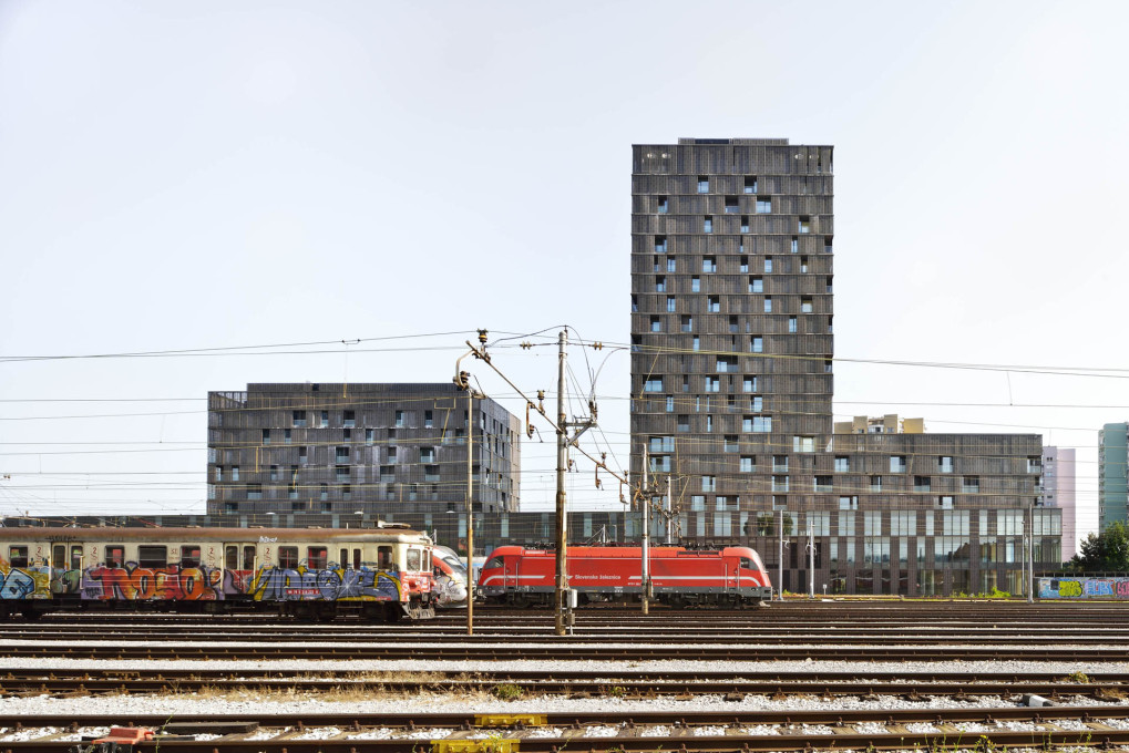 On the right side of the tracks? The Situla Building, Ljubljana, Slovenia by the architects Bevk Perovic. (All photos: Miran Kambic)