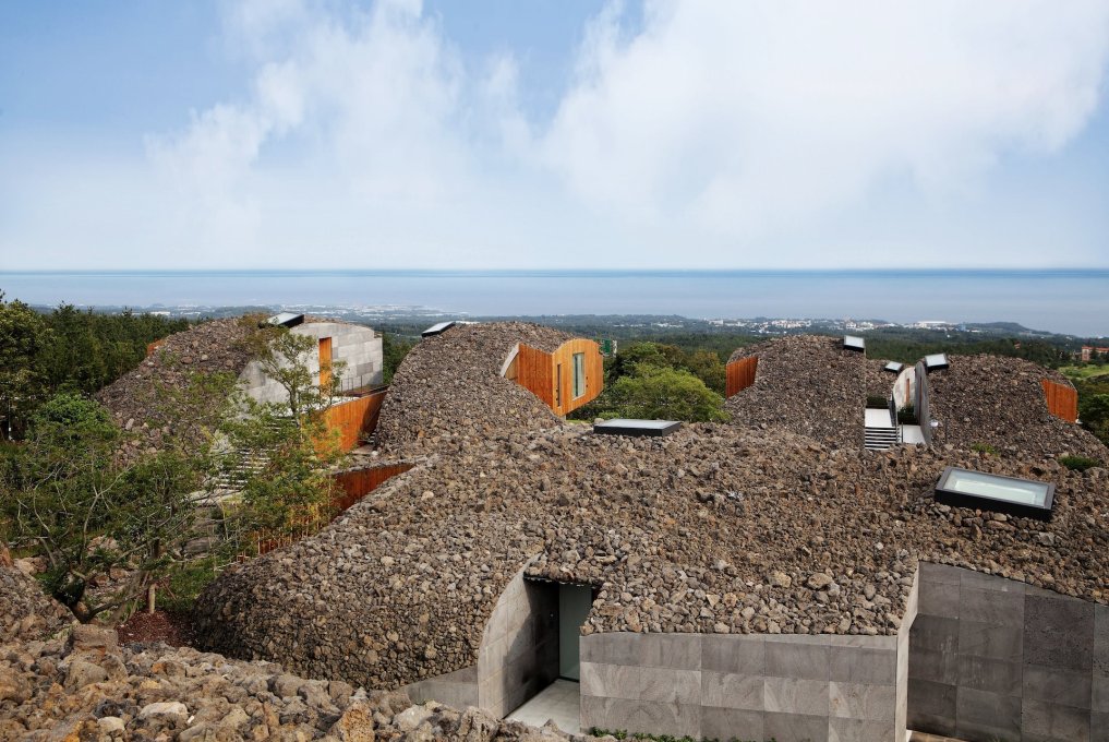 Kengo Kuma&rsquo;s&nbsp;design for a luxury villa housing complex in South Korea resembles the rocky terrain of its volcanic surroundings. (All images: Kengo Kuma Associates)