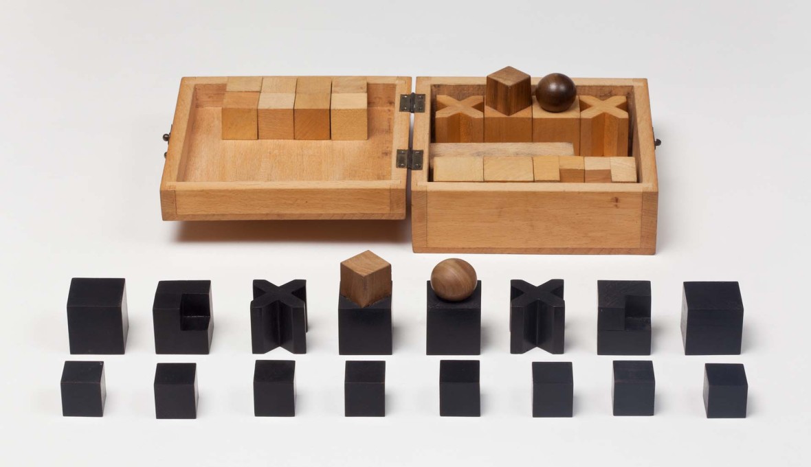 Bauhaus chess set, Josef Hartwig, 1925. (Photo: Sascha Fuis FotografieK&ouml;ln &copy; MAKK)
