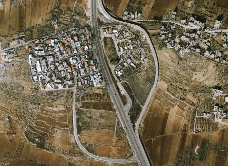 Israeli settlement of Giv'on (Jerusalem Governorate): 500 inhabitants, established in 1977, 27 acres.