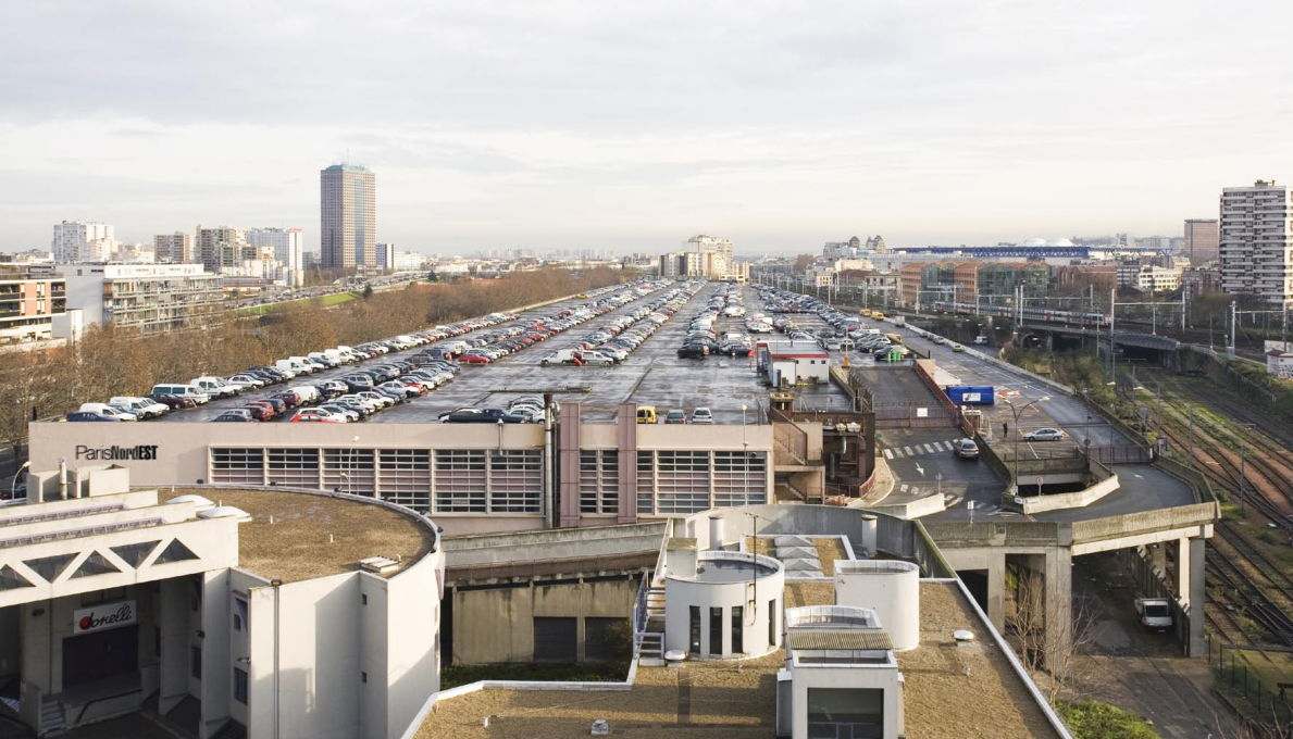 ...to trains on the other, and housed a carpark on its roof. (Image &copy; XDGA-FAA)