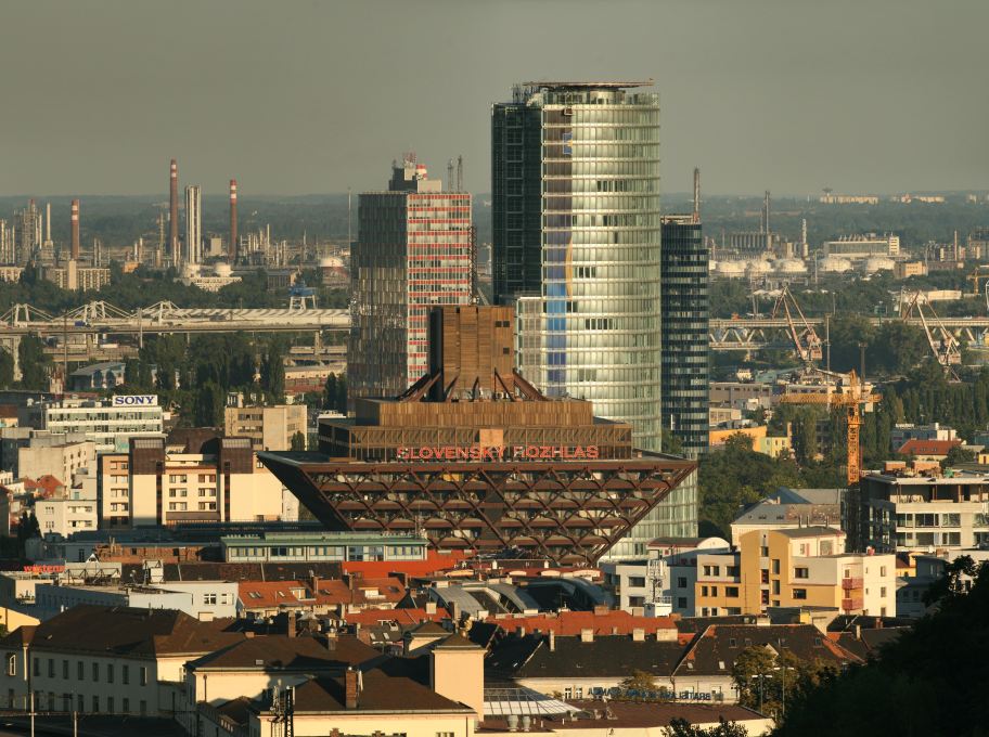 The RTVS national radio station tower against the cityscape of Bratislava. (Image courtesy Institute of Construction and Architecture of the Slovak Academy of Sciences)
