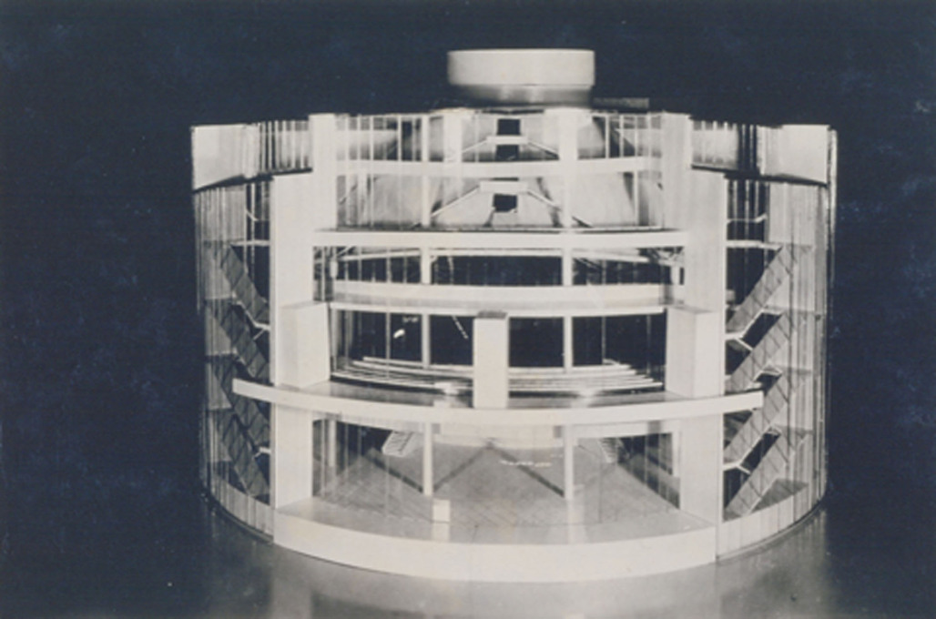Walter Gropius design for a &ldquo;Total Theatre&rdquo;, (photo: Heinz Loew, model: H. Loew, F. Ehrlich), 1927/28. (Image: Stiftung Bauhaus Dessau,&nbsp;&copy; VG BILD-KUNST, Bonn 2014 (Gropius) /&nbsp;&copy; Stiftung Bauhaus Dessau (Loew))