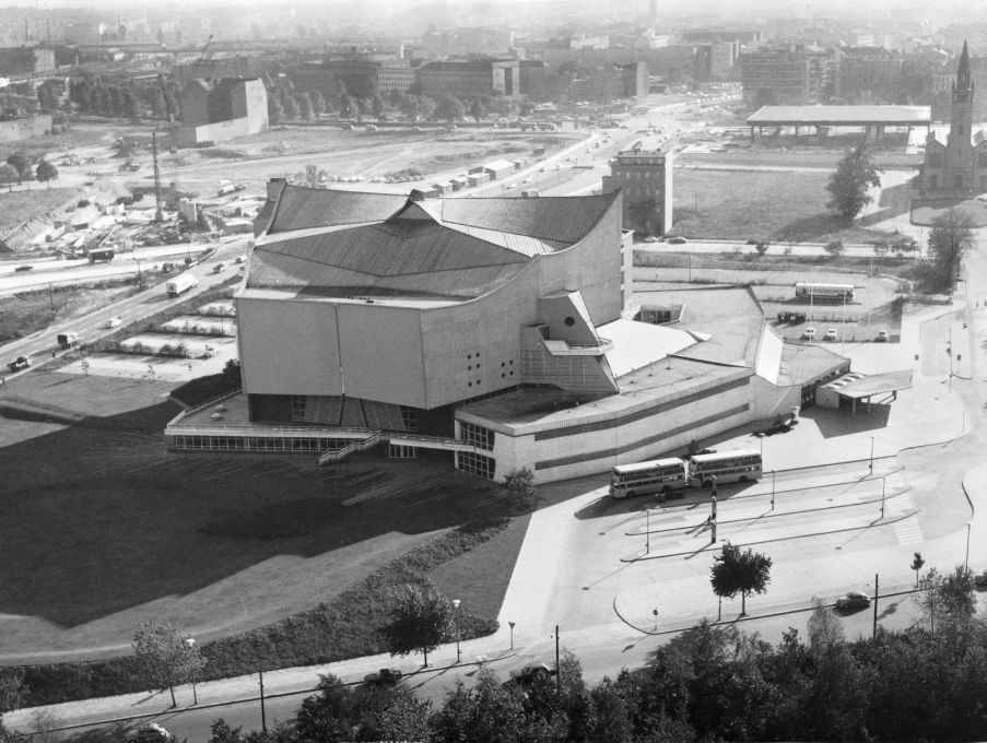 The same view in 1967, one year before the opening of the Neue Nationalgalerie. (Photo: Otto Borutta &copy; Archive of Berlinische Galerie)