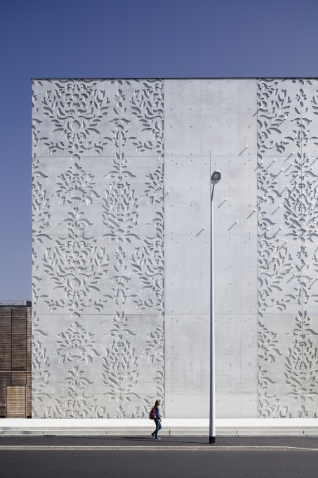 The patterning of the concrete is inspired by a 17th century floral print for silk. (Photo: Luc Boegly)