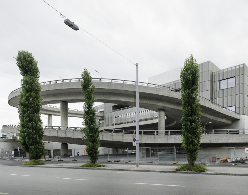 Elevation to F&ouml;rrlibuckstrasse, showing some of the pre-existing ramps.&nbsp;(Photo: &copy;Simon Menges)